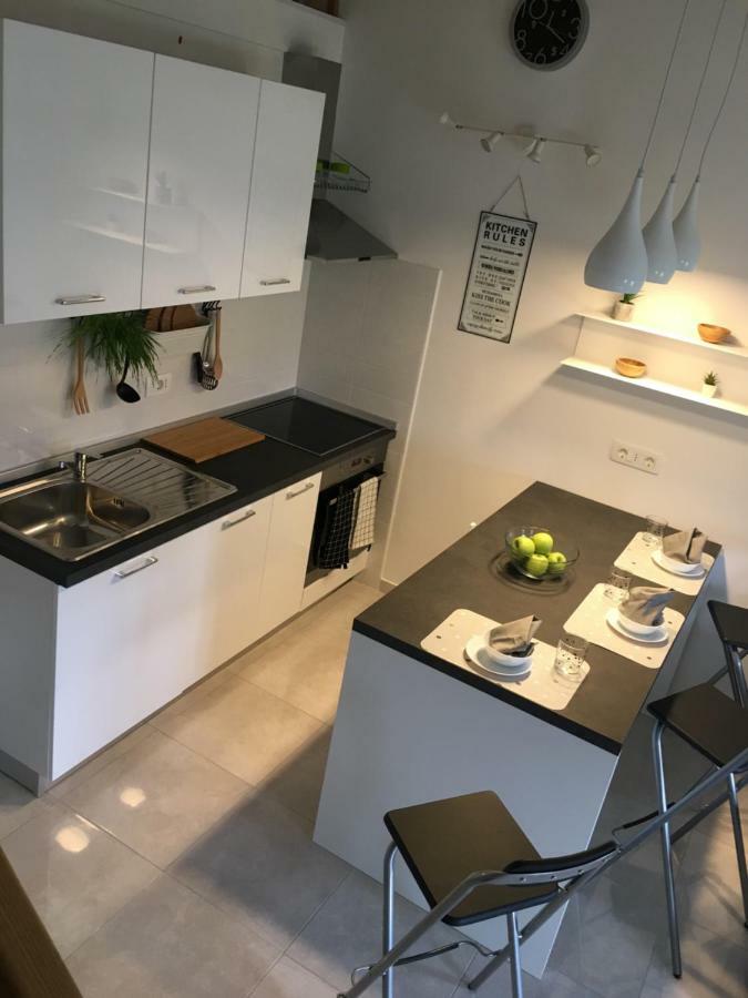 Apartman Govic Umag Exteriör bild