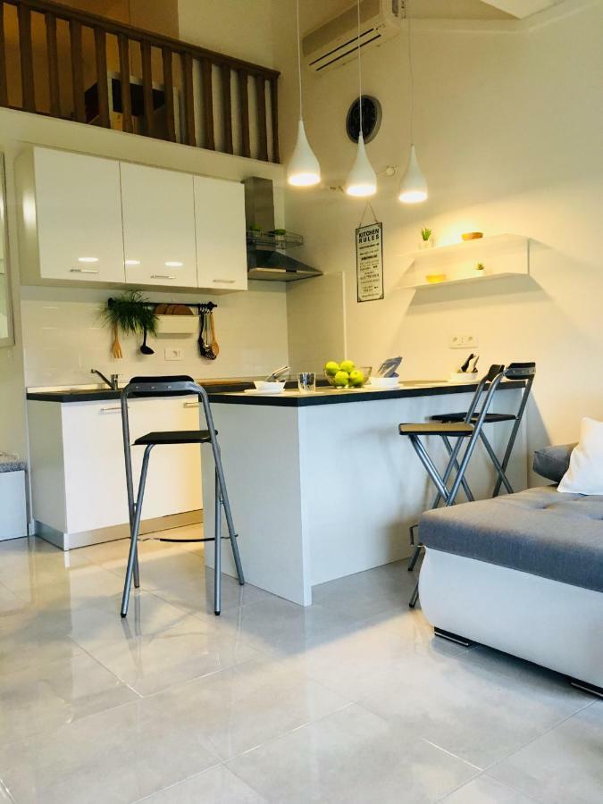 Apartman Govic Umag Exteriör bild
