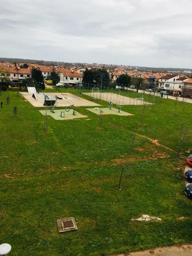 Apartman Govic Umag Exteriör bild